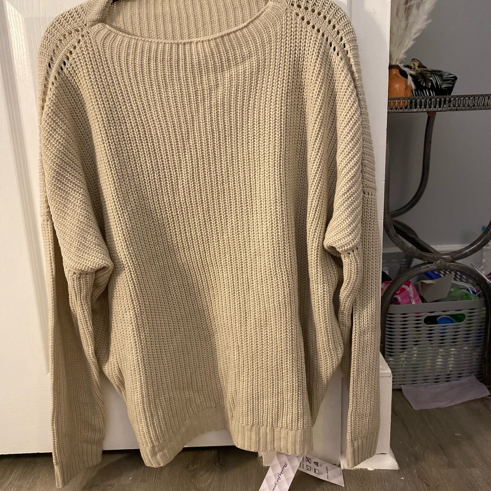 Women sweater new with tags